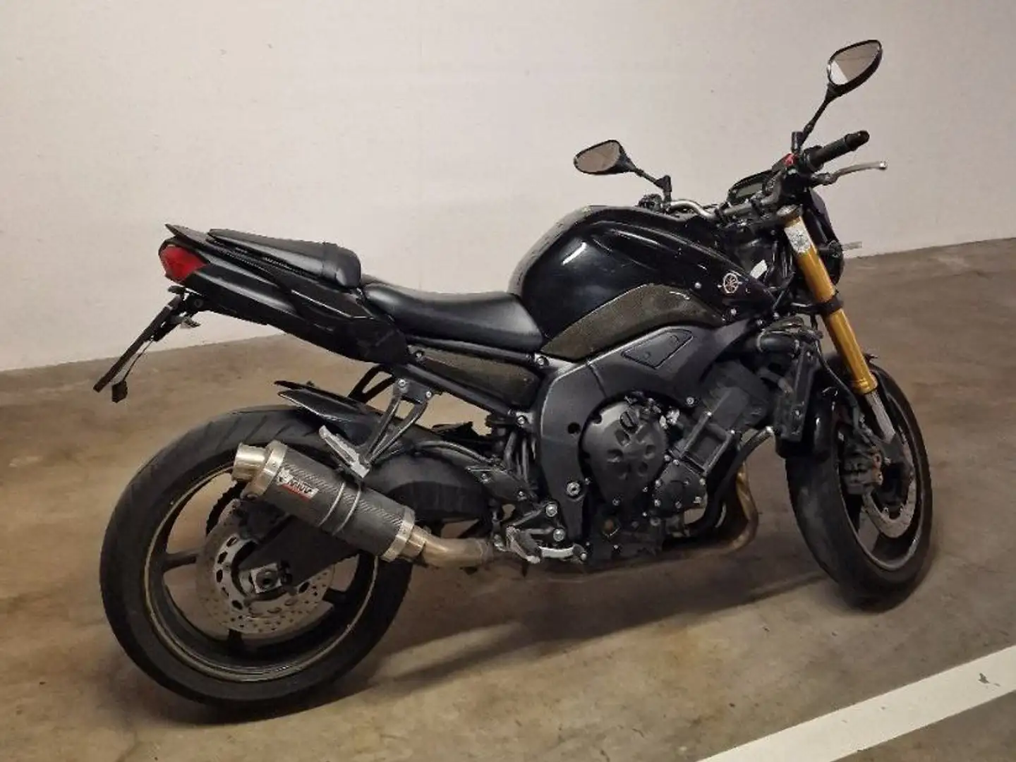 Yamaha FZ 8 Naked Bike Black - 1