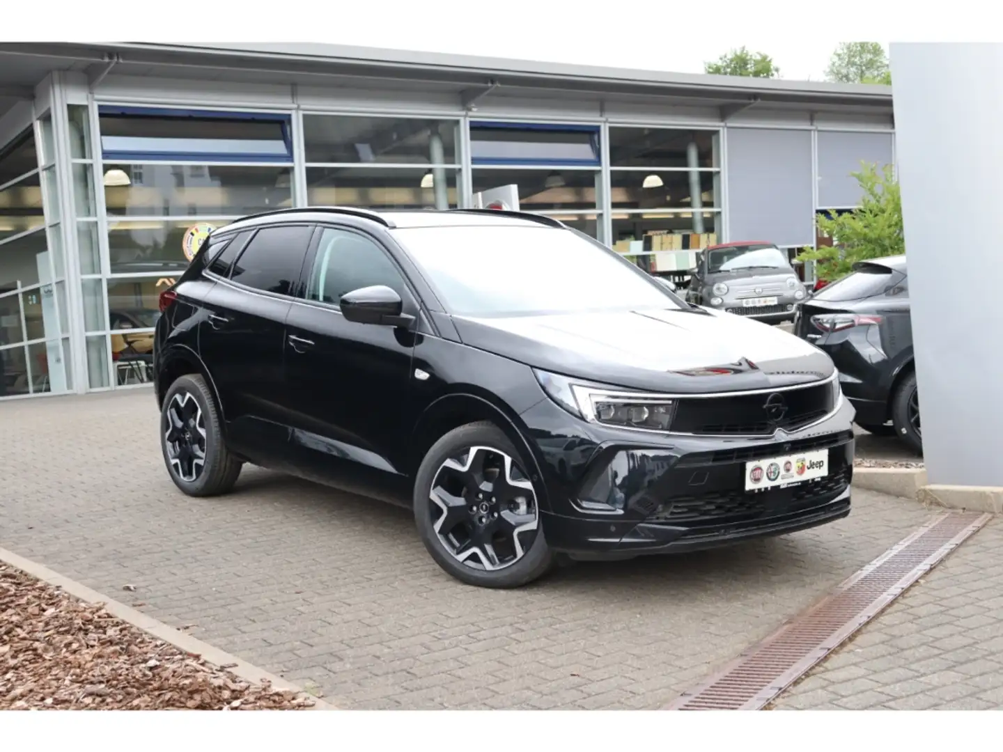 Opel Grandland ULTIMATE 1.5 DIESEL 130 PS AT8 AGR LED NAVI Schwarz - 2