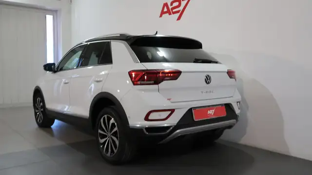 Volkswagen T-Roc view 6