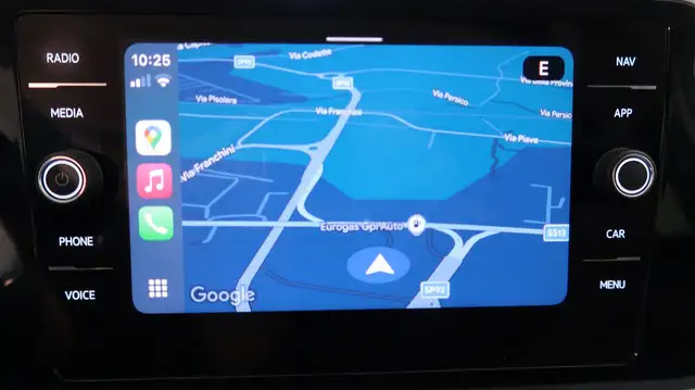 Volkswagen T-Roc view 4
