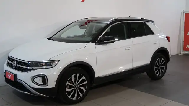 Volkswagen T-Roc view 14