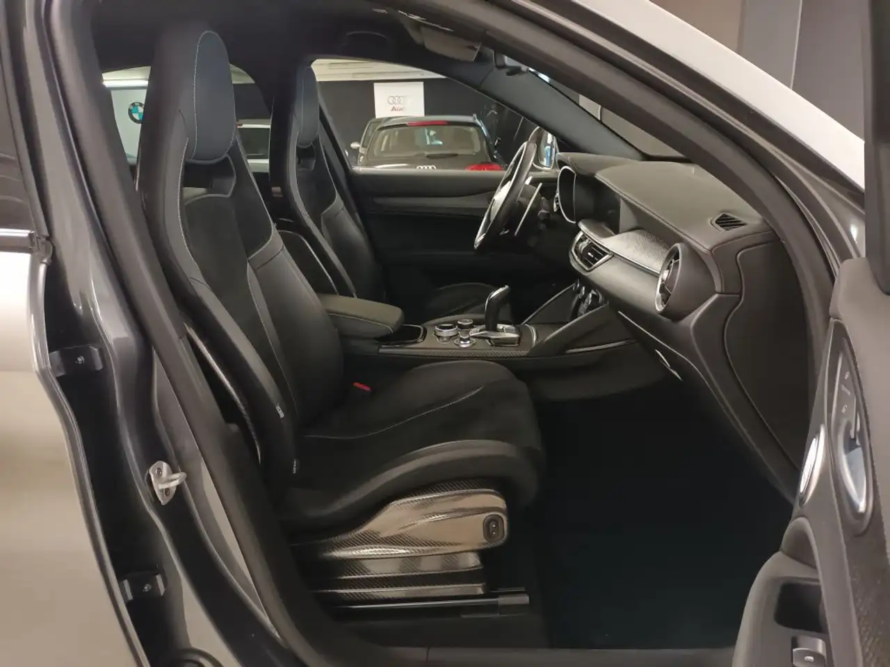 Alfa Romeo Stelvio 2024