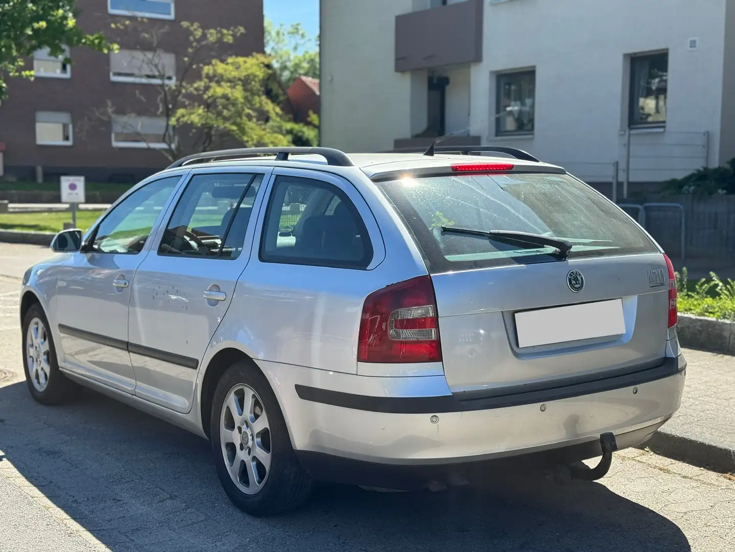 Skoda Octavia Combi 2.0 TDI DSG Elegance Tüv 1/2027 Silber - 2