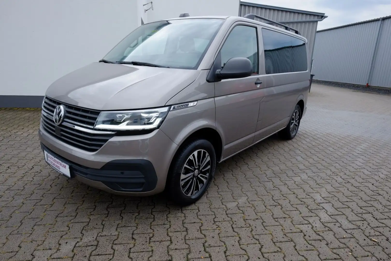 Volkswagen T6 Multivan T6.1 2.0 TDI DSG Multivan Bulli /ACC/App-Co Beige - 2