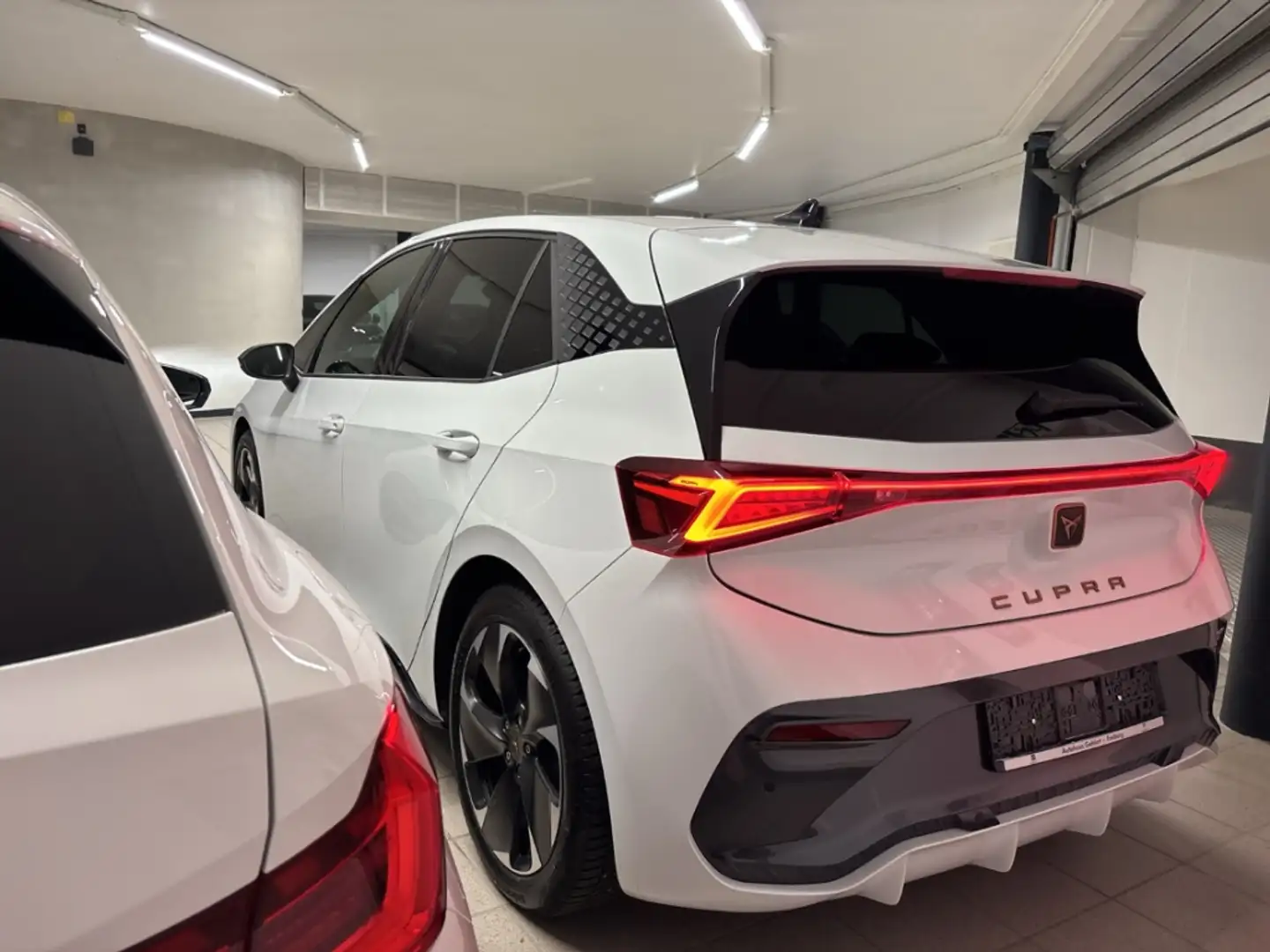CUPRA Born 170 kW CUPRA Navi Digitales Cockpit LED ACC Mehrzo Weiß - 2