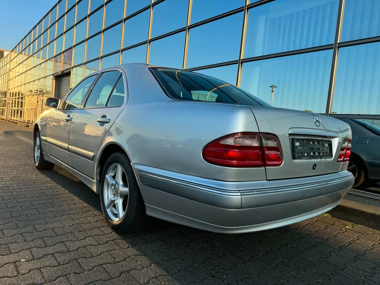 Mercedes-Benz E 240 ELEGANCE AUT Leder Klima, foto 12