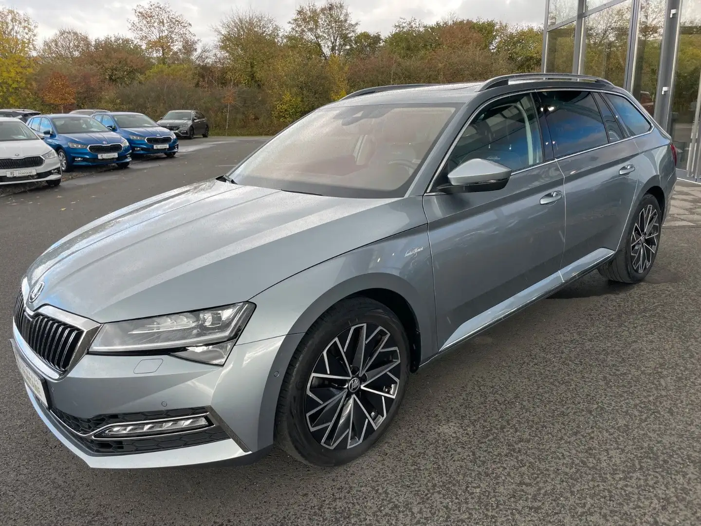Skoda Superb Combi 2,0TSi L&K 4x4 Pano Canton AHK ACC Grau - 1