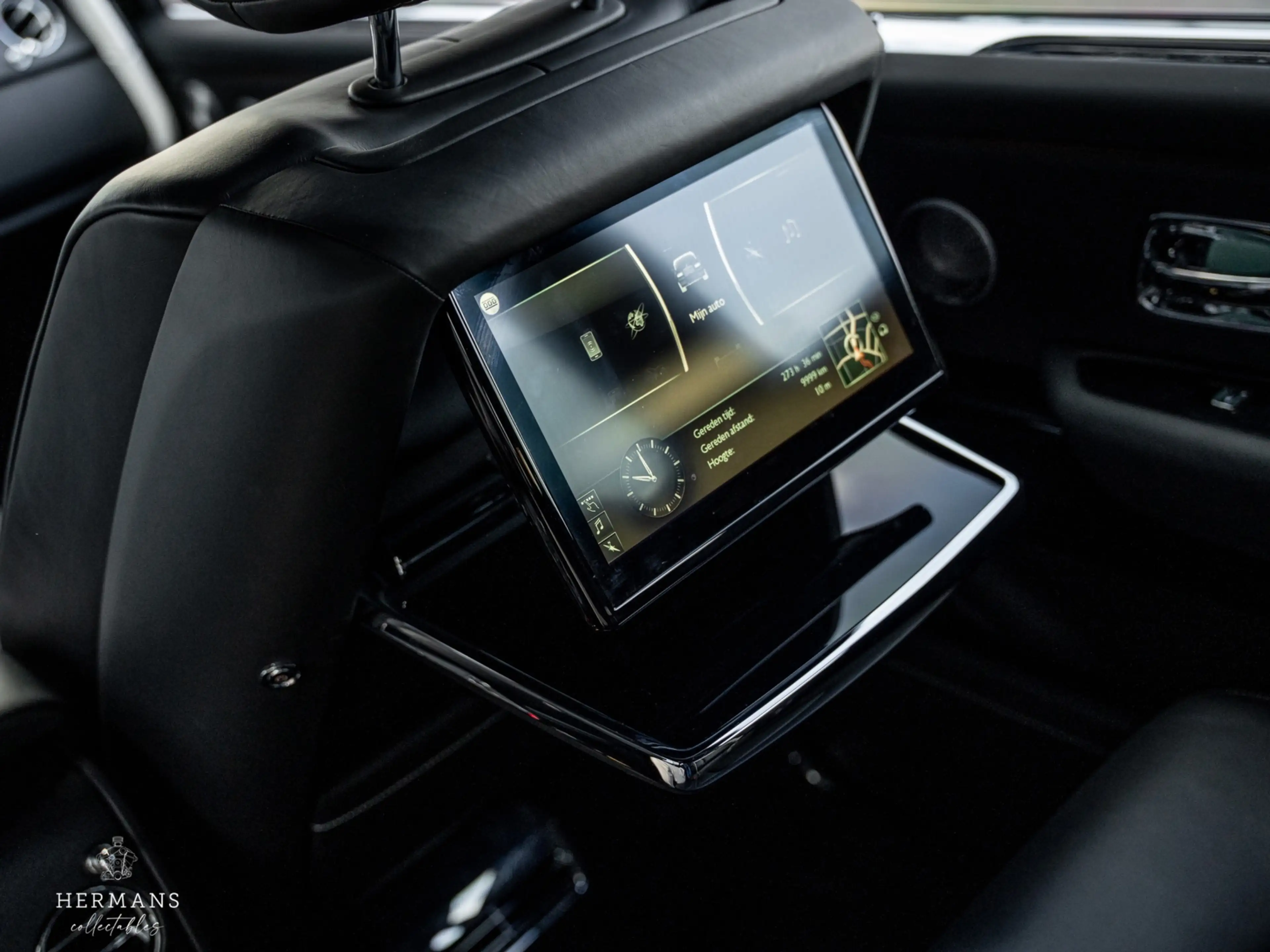 Rolls-Royce Cullinan 6.75 V12 / NOVITEC Widebody / Starlight / Massage — photo 33