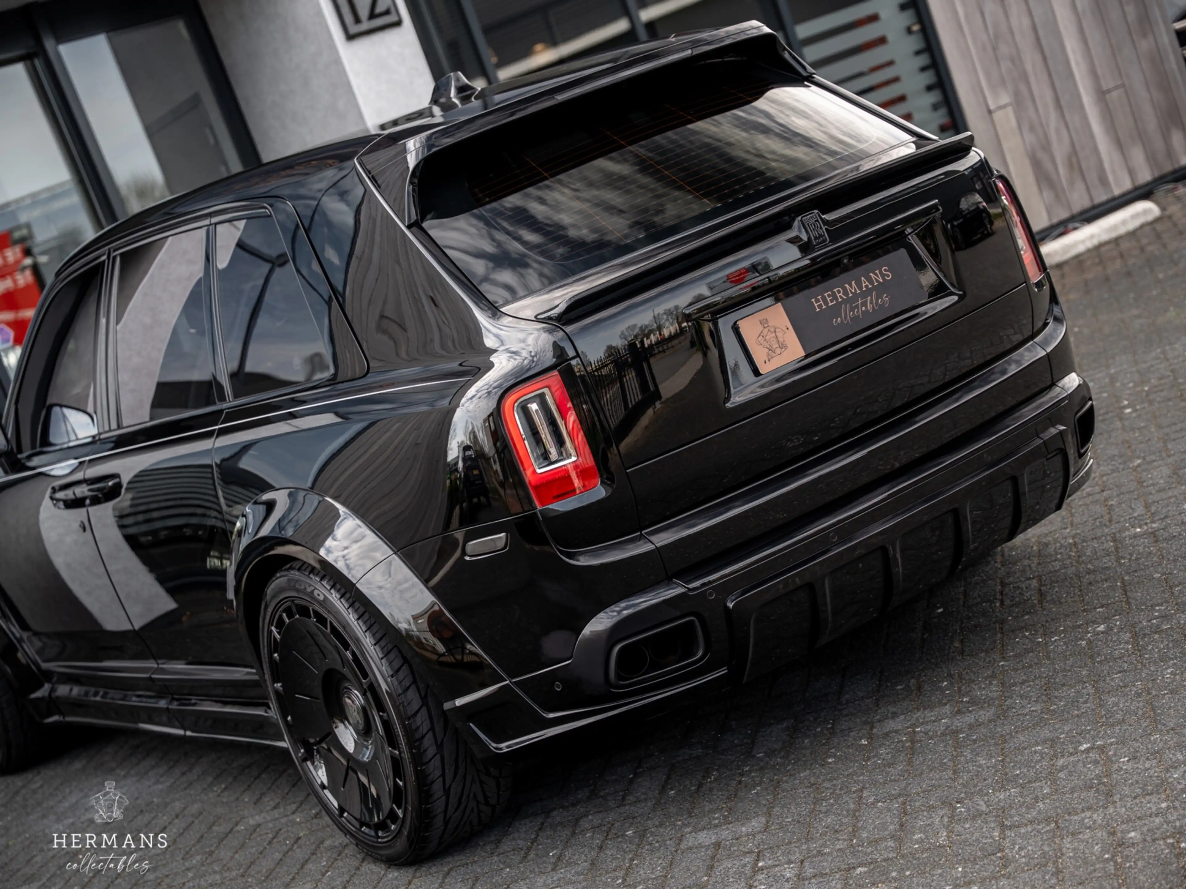 Rolls-Royce Cullinan 6.75 V12 / NOVITEC Widebody / Starlight / Massage — photo 10