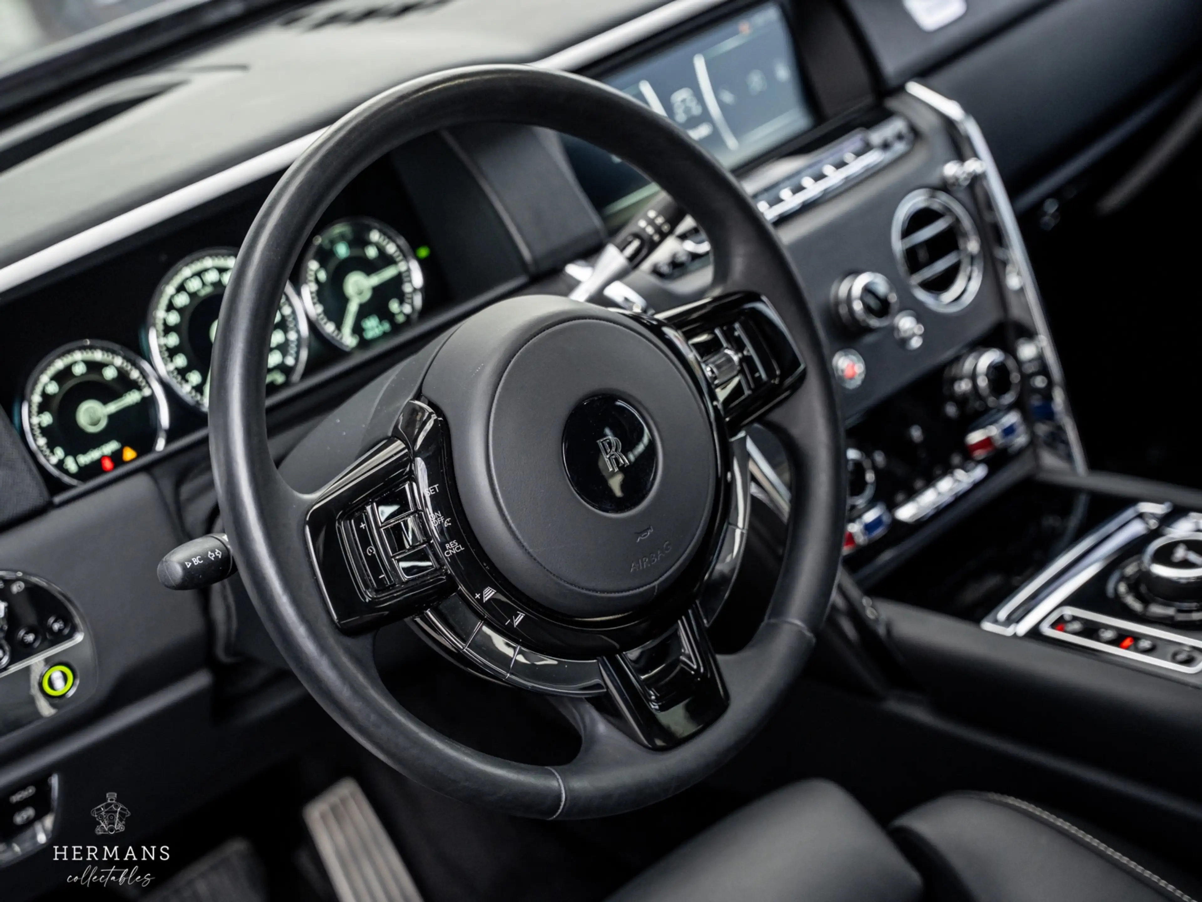 Rolls-Royce Cullinan 6.75 V12 / NOVITEC Widebody / Starlight / Massage — photo 15