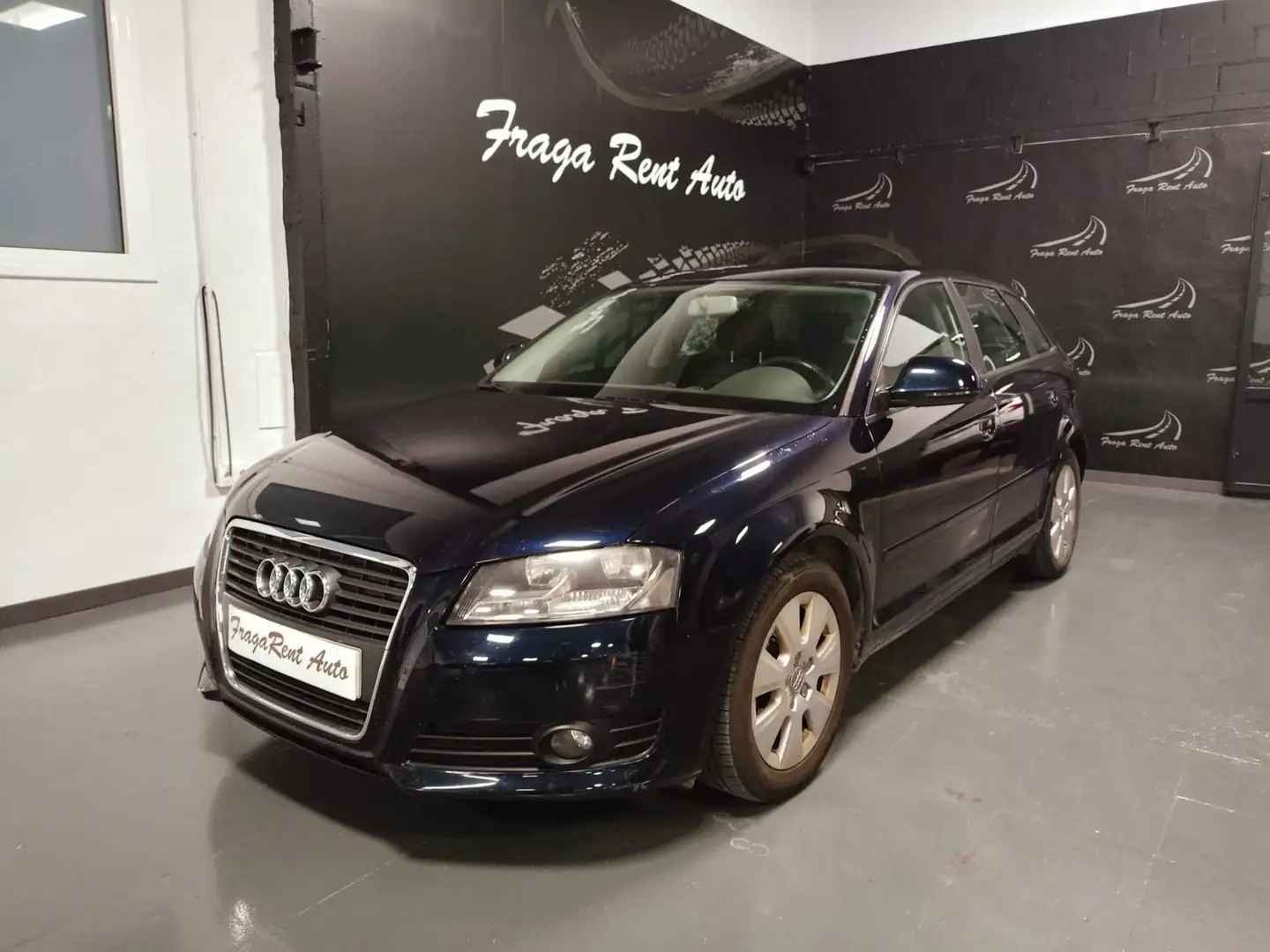 Audi A3 1.6TDI Ambiente Noir - 1