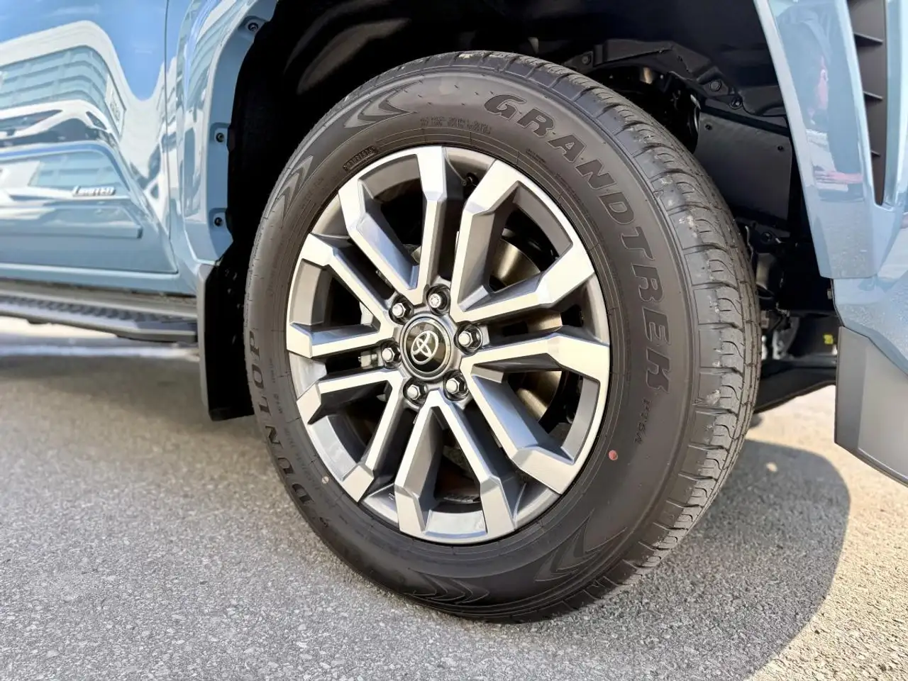 Toyota 4-Runner снимка Toyota 4-Runner