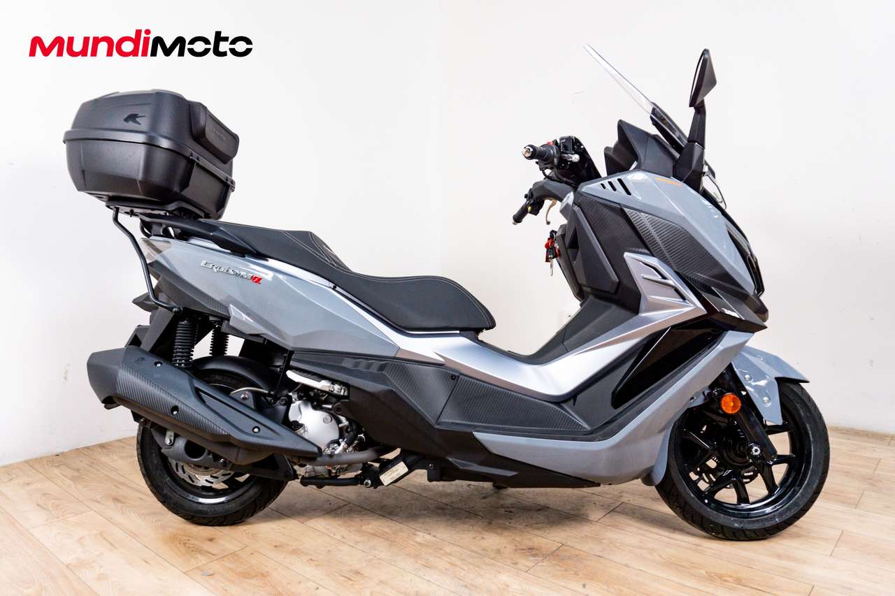 SYM Cruisym 300