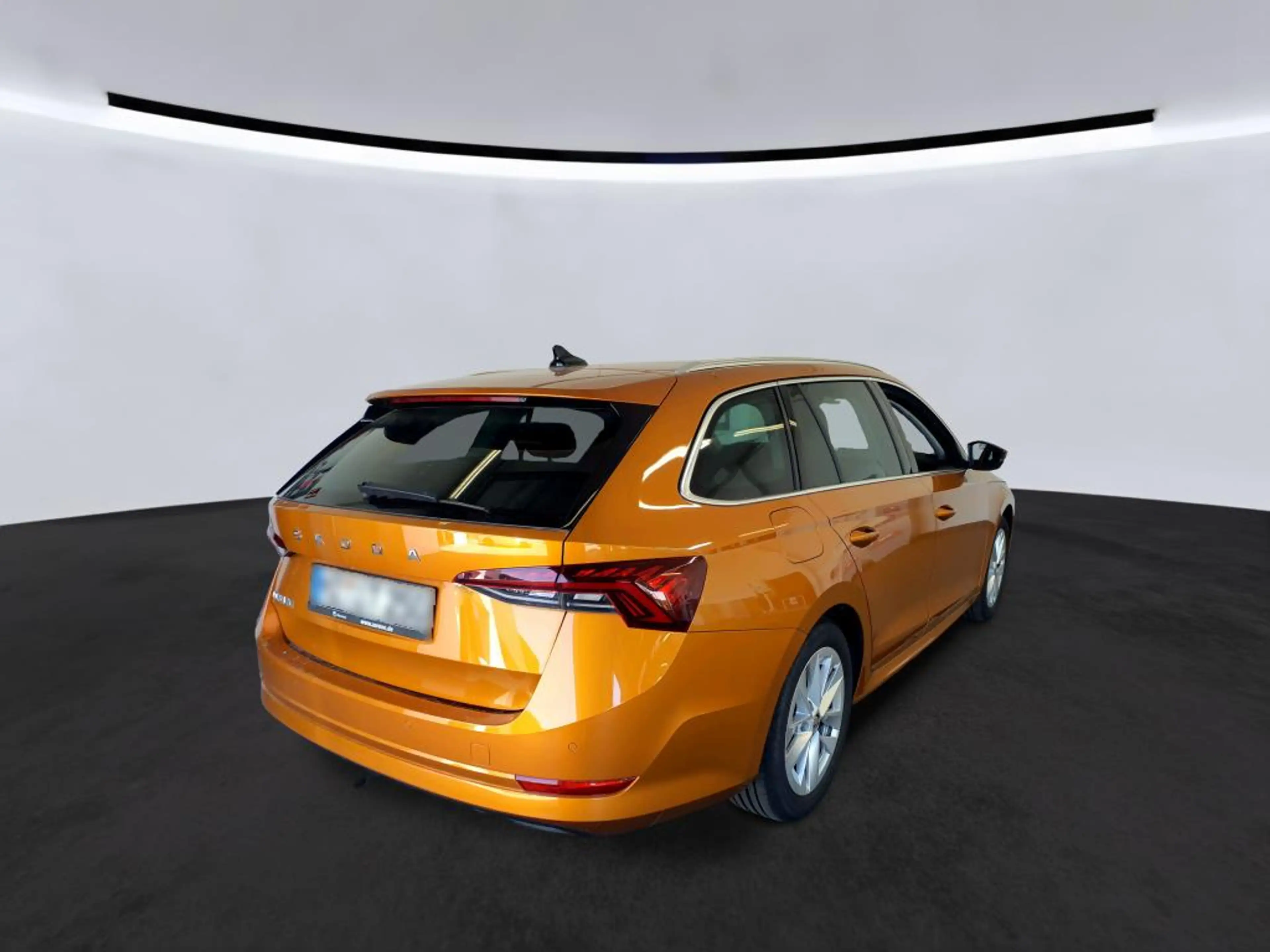 Skoda Octavia Combi 2.0 TDI Style AHK HuD MATRIX 4xSHZ — photo 5