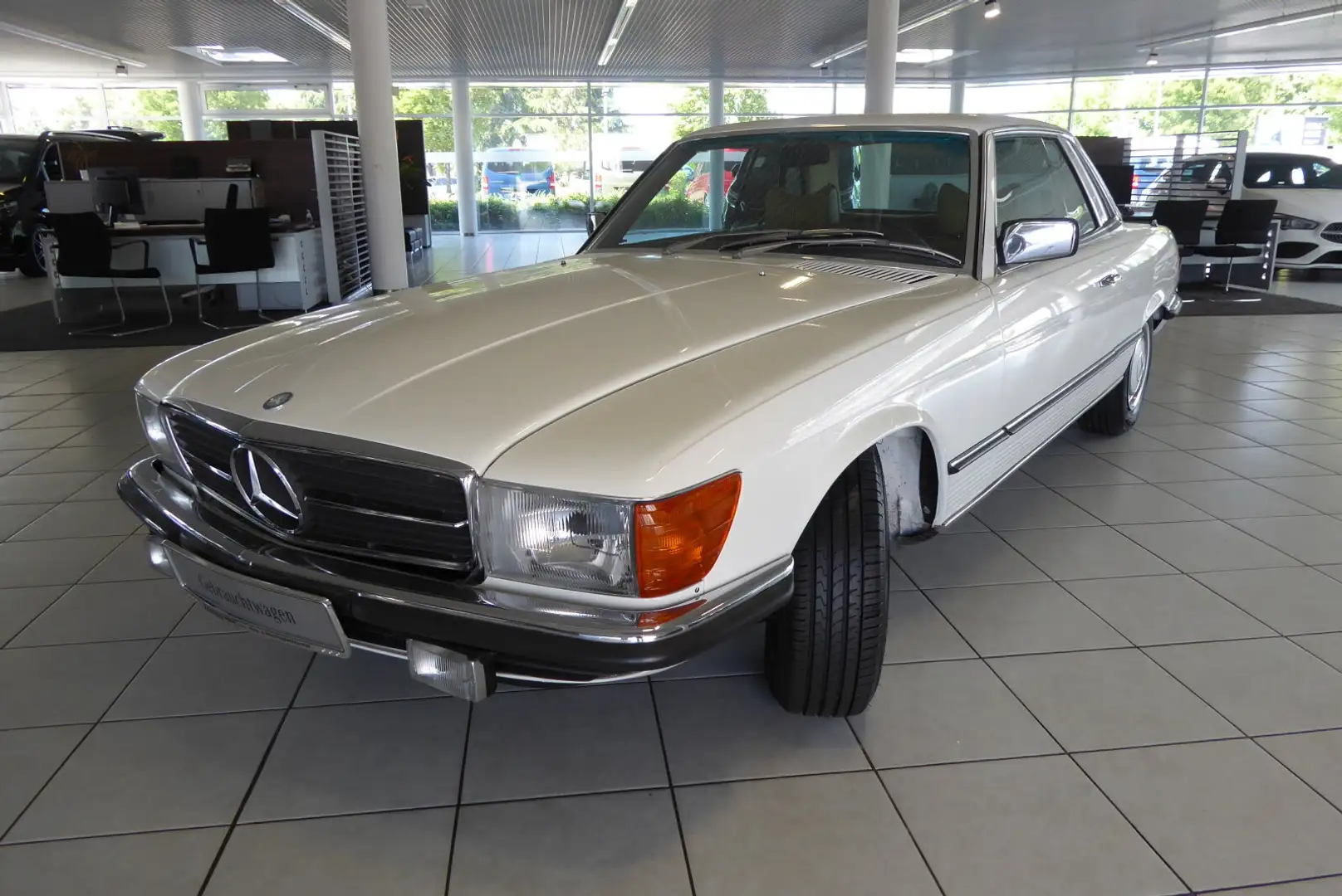 Mercedes-Benz 450 SLC Beige - 1