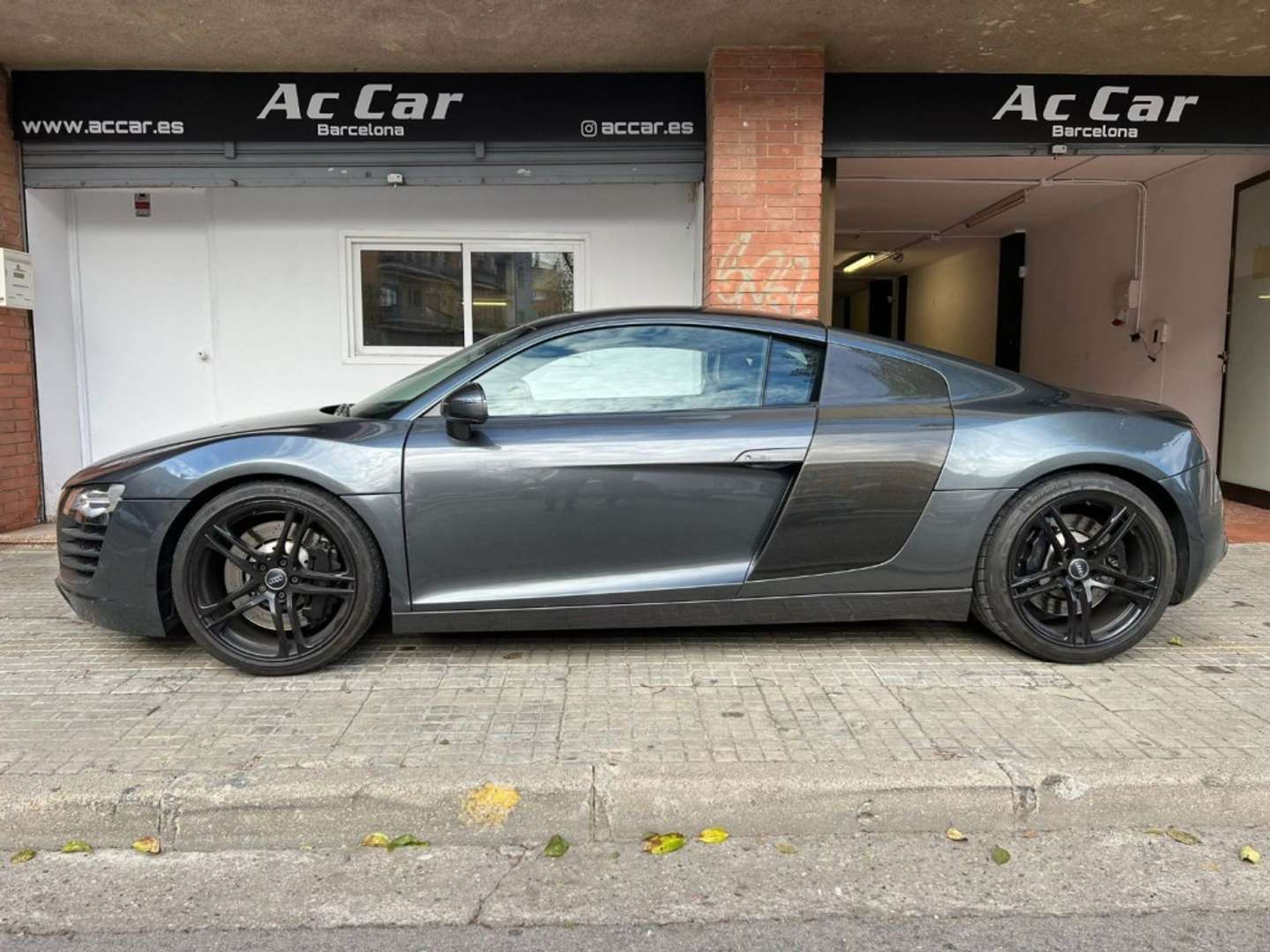 Audi R8 Coupé en Gris ocasión en Mollet del valles por € 48.900,