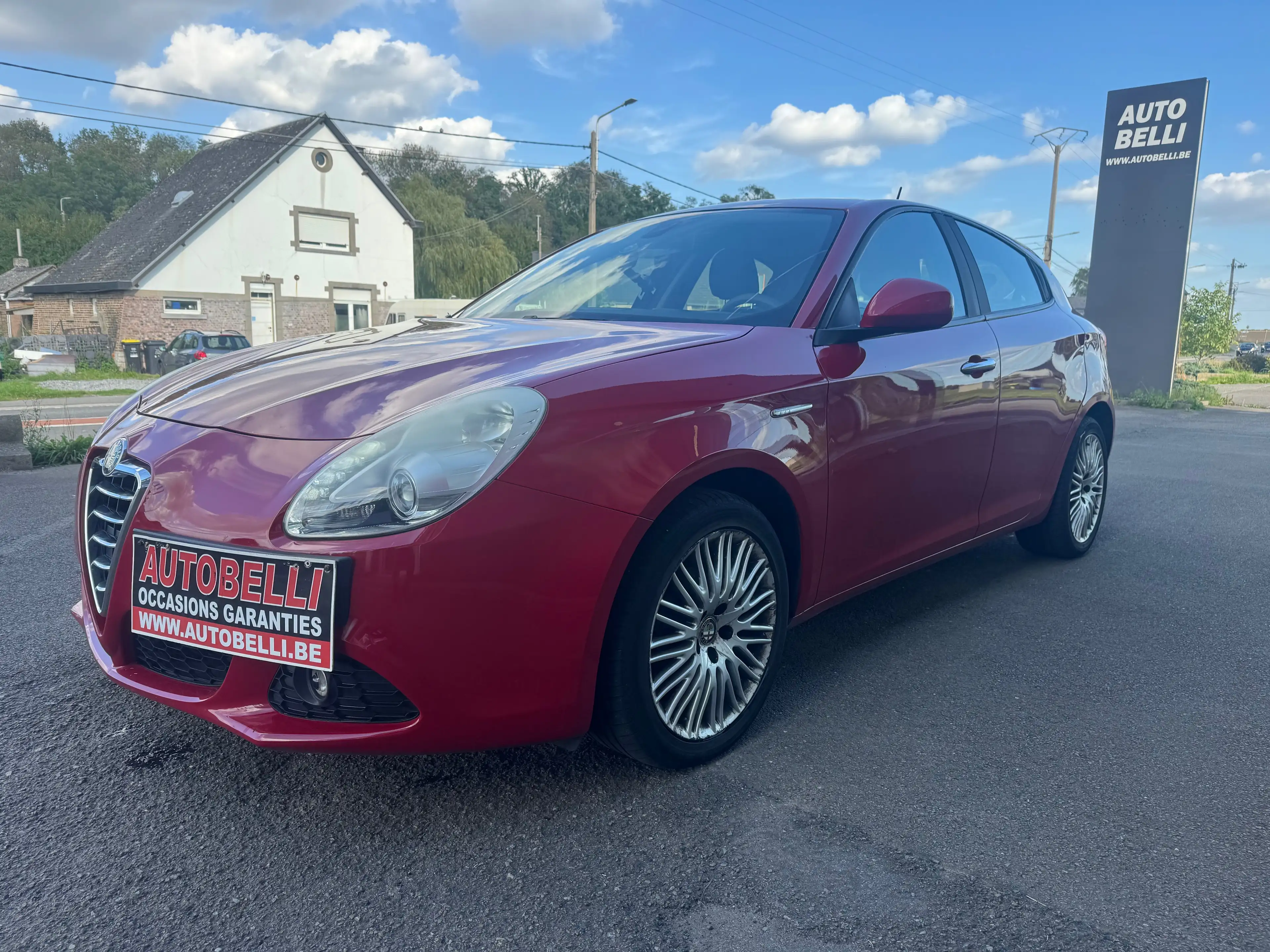 Alfa Romeo Giulietta Giulietta 1.6 JTD M-Jet**BUSINESS LINE**FAIBLE KM**CLIM**MODE DNA**DISTRI CHANGER