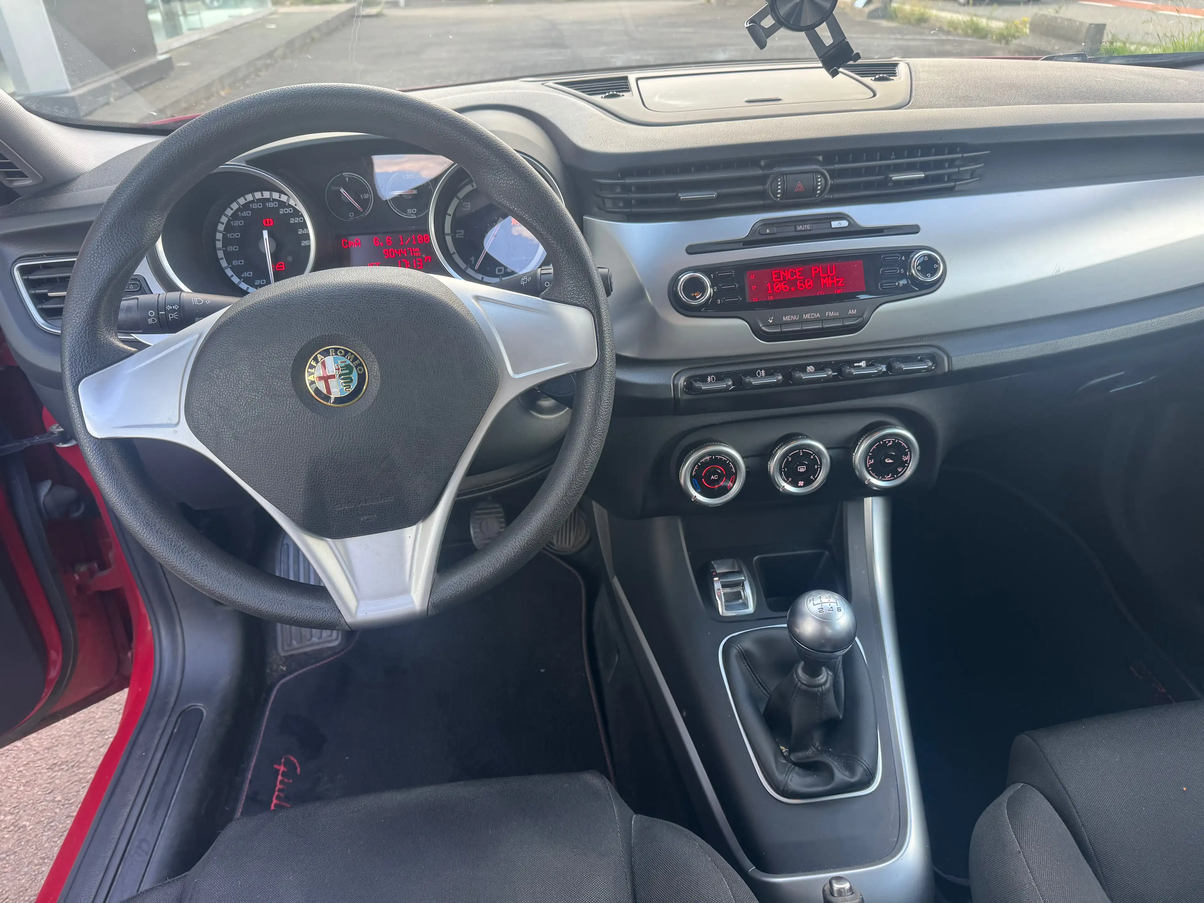 Alfa Romeo Giulietta Giulietta 1.6 JTD M-Jet**BUSINESS LINE**FAIBLE KM**CLIM**MODE DNA**DISTRI CHANGER — photo 10
