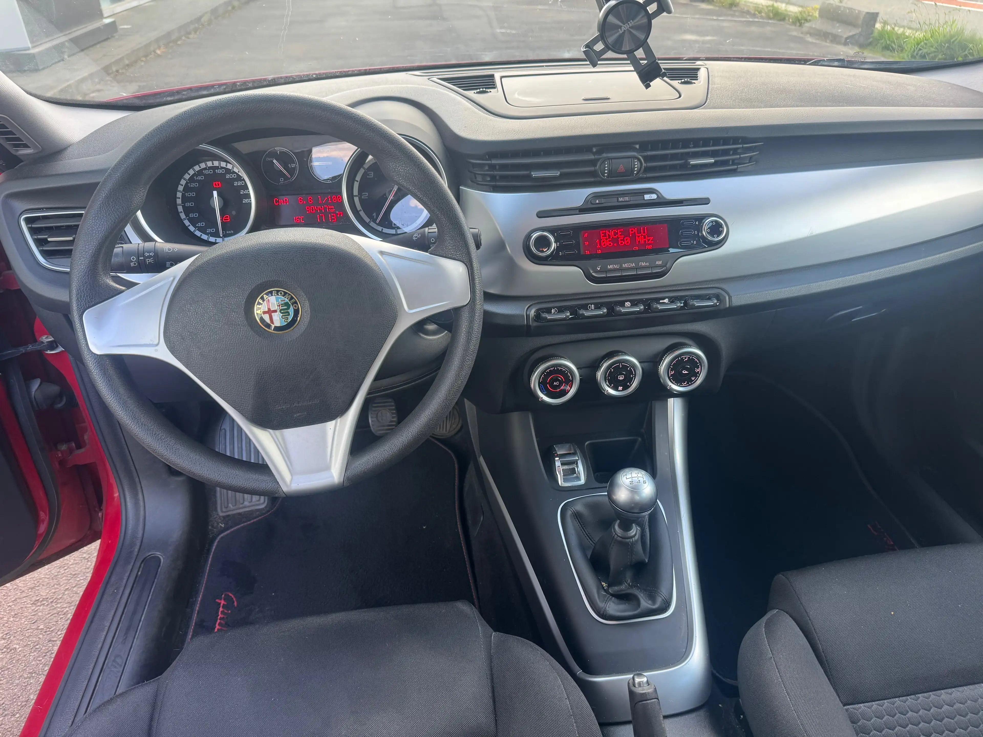 Alfa Romeo Giulietta Giulietta 1.6 JTD M-Jet**BUSINESS LINE**FAIBLE KM**CLIM**MODE DNA**DISTRI CHANGER — photo 9