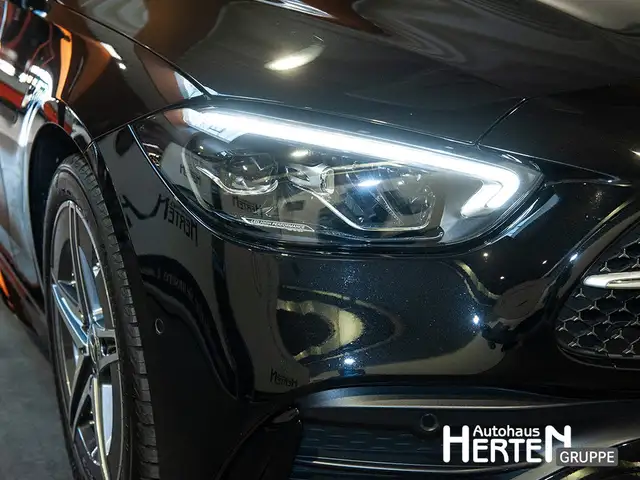 Mercedes-Benz C-Class view 13