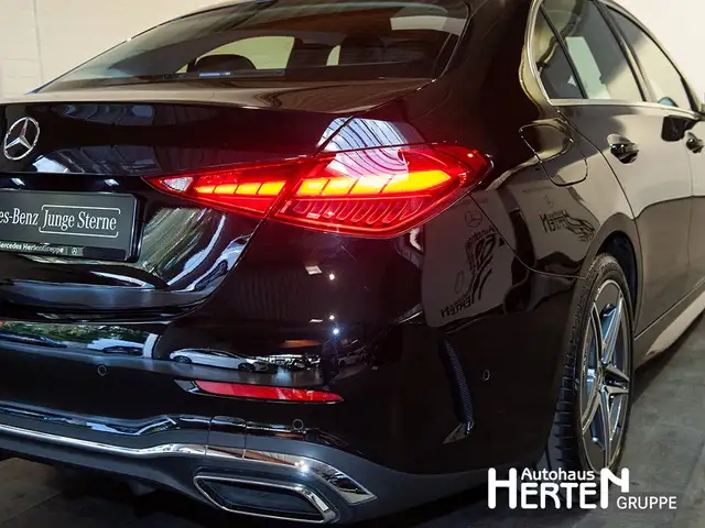 Mercedes-Benz C-Class view 14