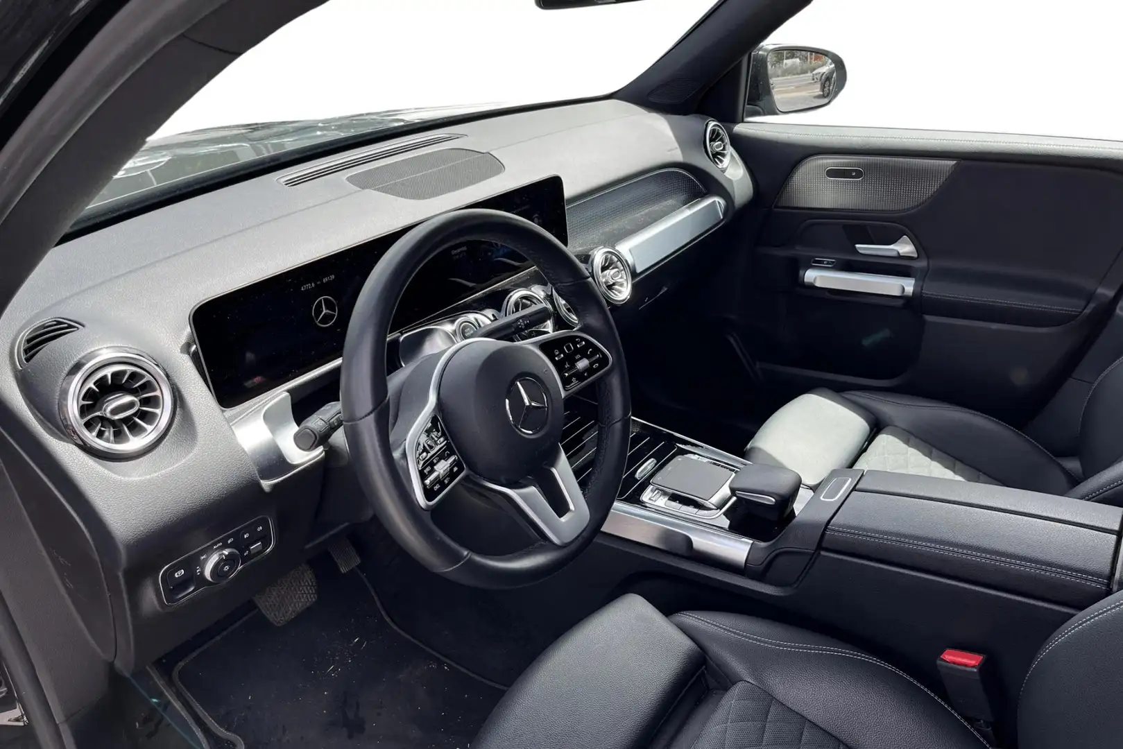 Mercedes-Benz GLB 200 GLB d Noir - 2