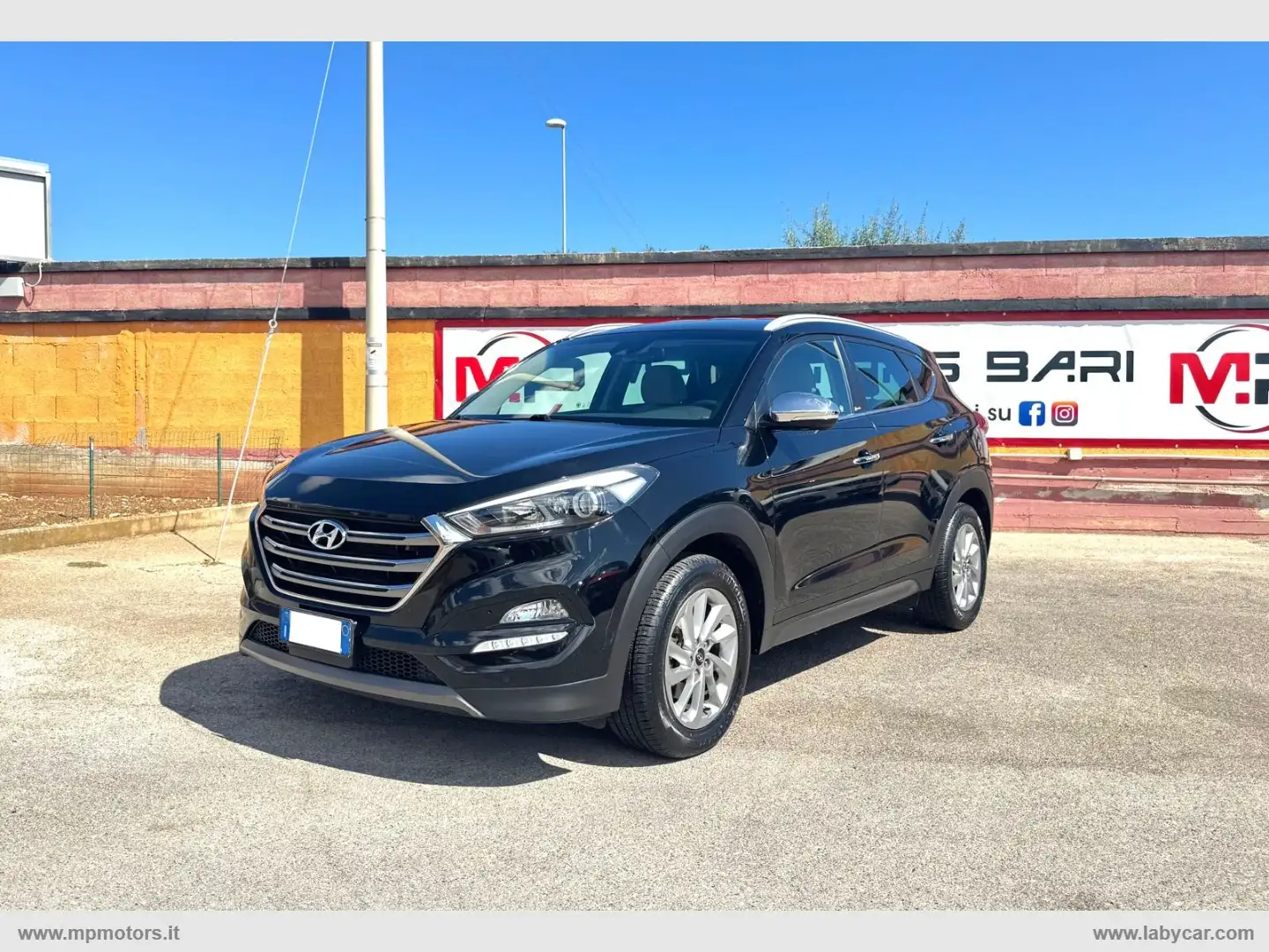 Hyundai TUCSON TUCSON X-POSSIBLE 2.0 136CV 4X4 AUTOMATICA Zwart - 1
