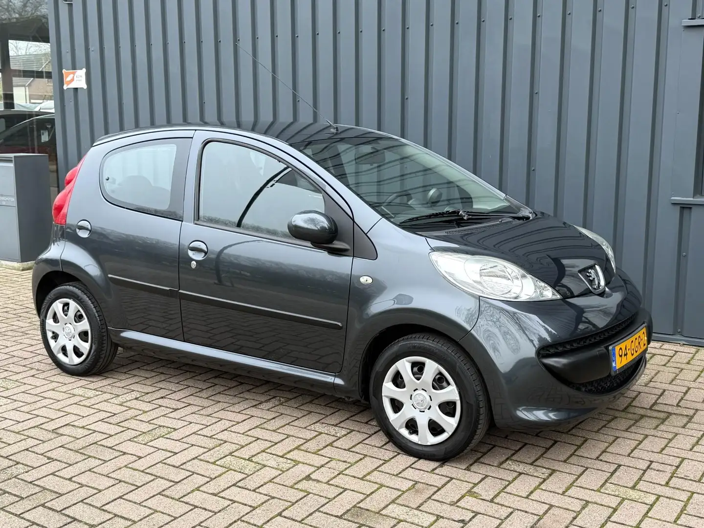 Peugeot 107 1.0-12V XS AIRCO!/5-DEURS!/APK!/NL AUTO!/NAP!/ Gris - 2