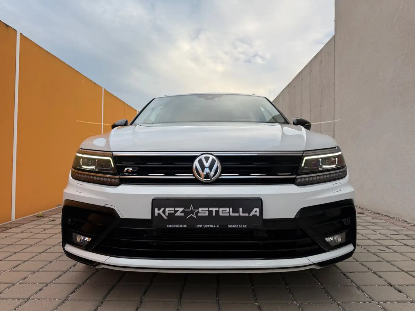 Volkswagen Tiguan 2,0 TDI R-Line 4Motion Sky DSG Blanc - 2
