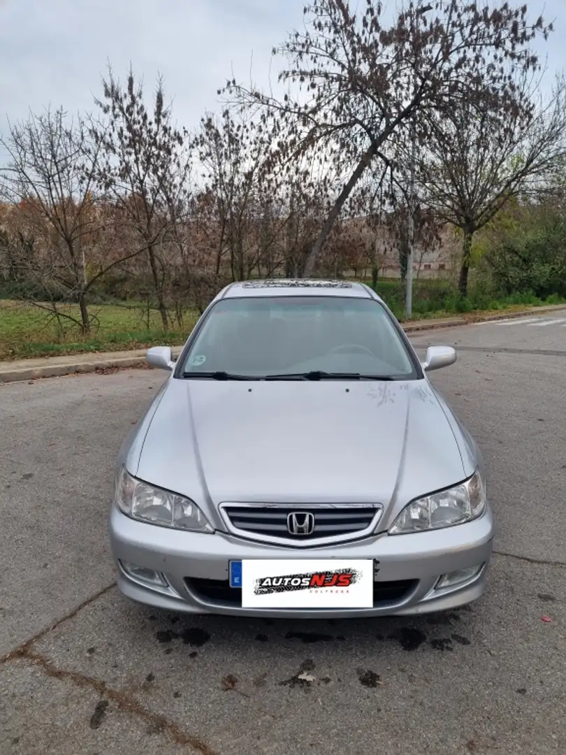 Honda Accord 2.3i ES VTEC Plateado - 2