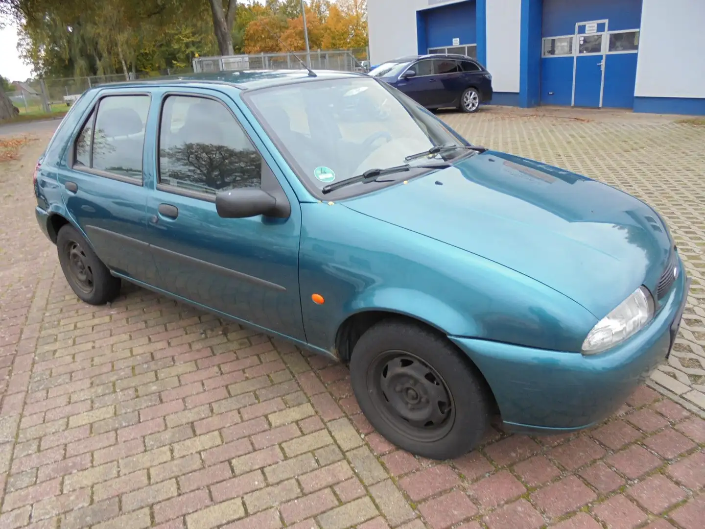 Ford Fiesta 1.3 37 kW Style Grün - 1