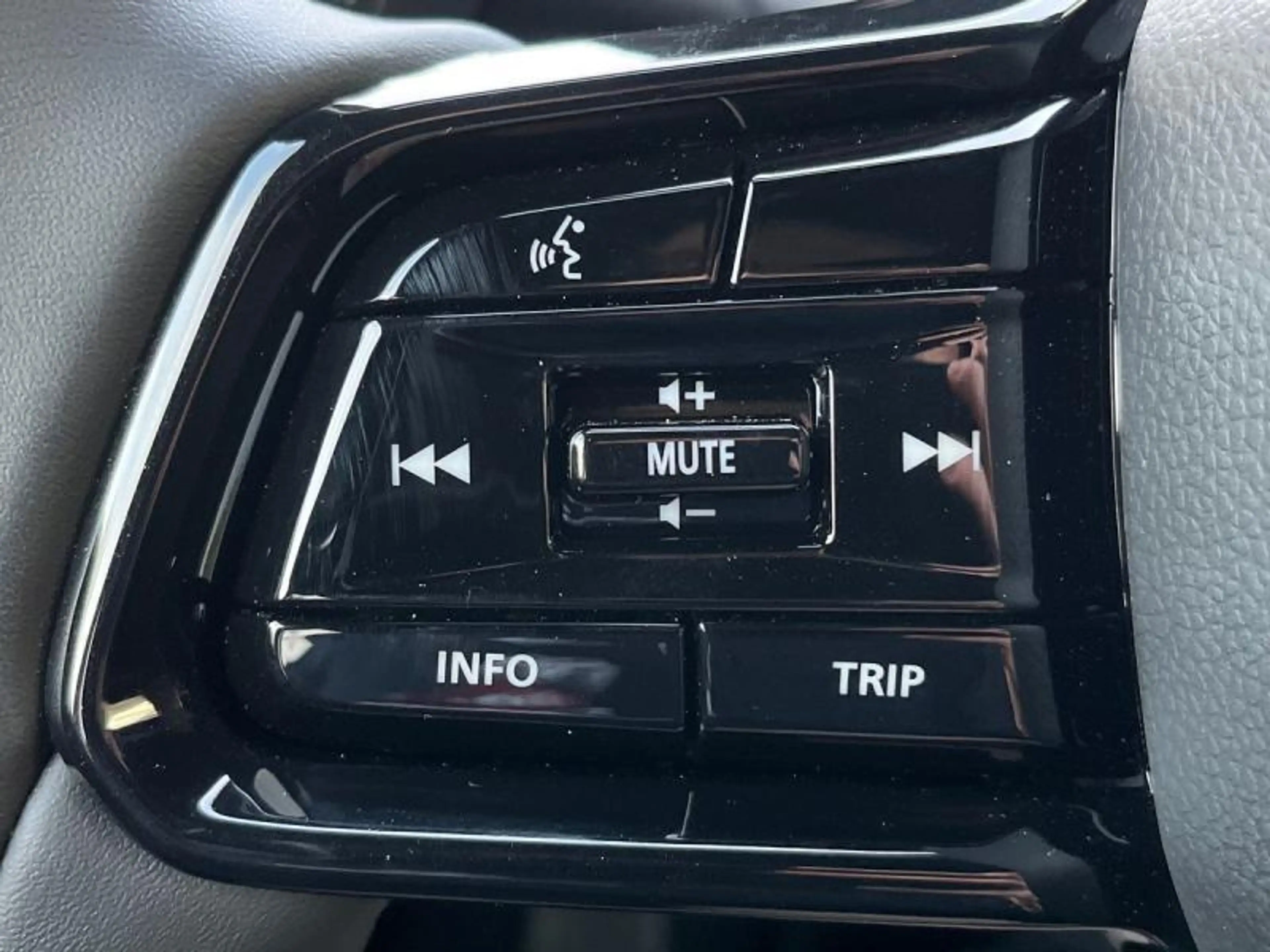 Toyota Urban Cruiser Executive+cam+gps+sens V+A — photo 14