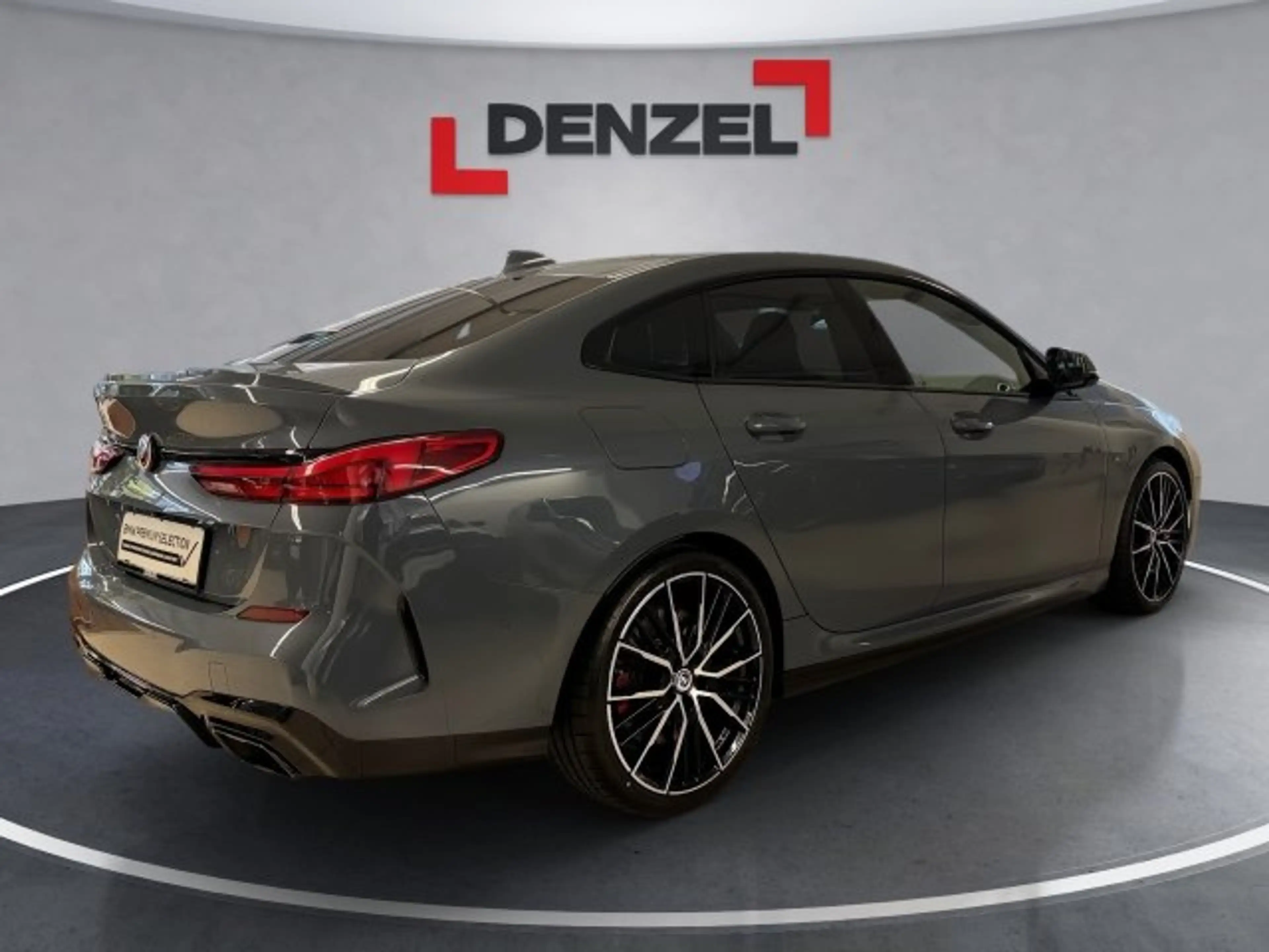 BMW M2 35i xDrive Gran Co — photo 4