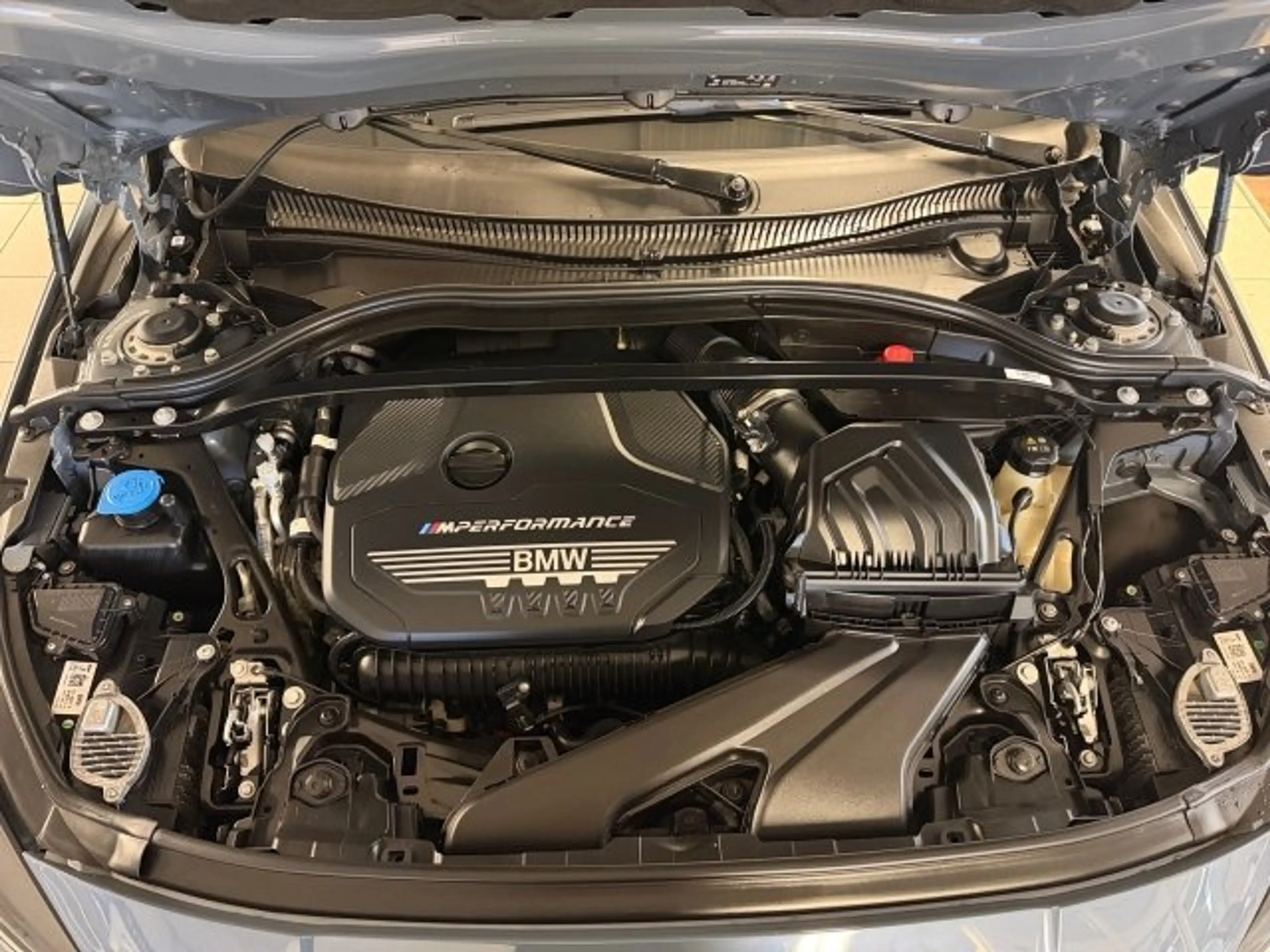 BMW M2 35i xDrive Gran Co — photo 15