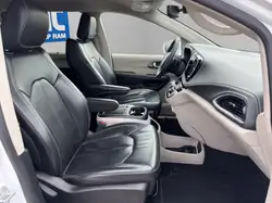 Chrysler Pacifica 2022 — фото 16
