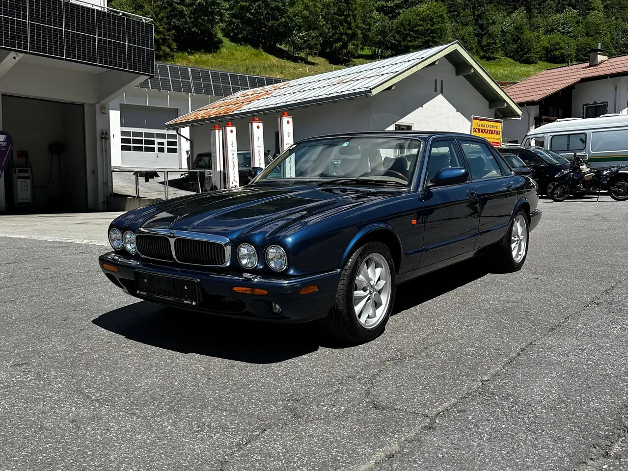 Jaguar XJ8 4,0 Executive, foto 2
