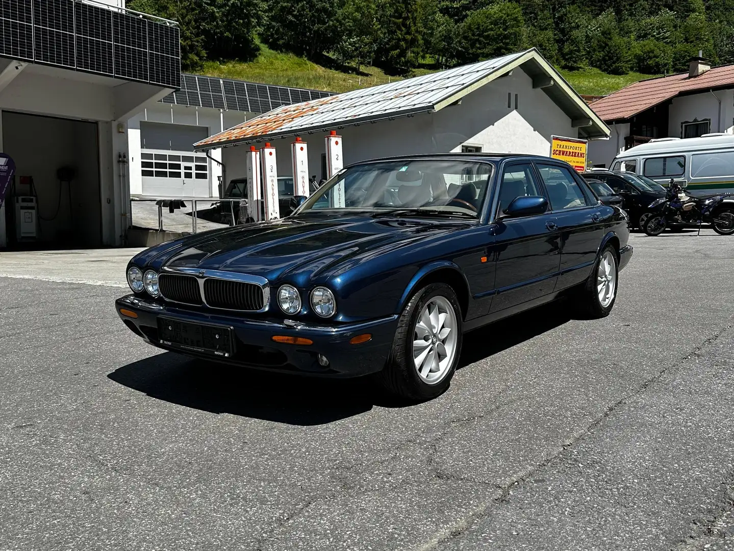 Jaguar XJ8 XJ8 4,0 Executive Blau - 2
