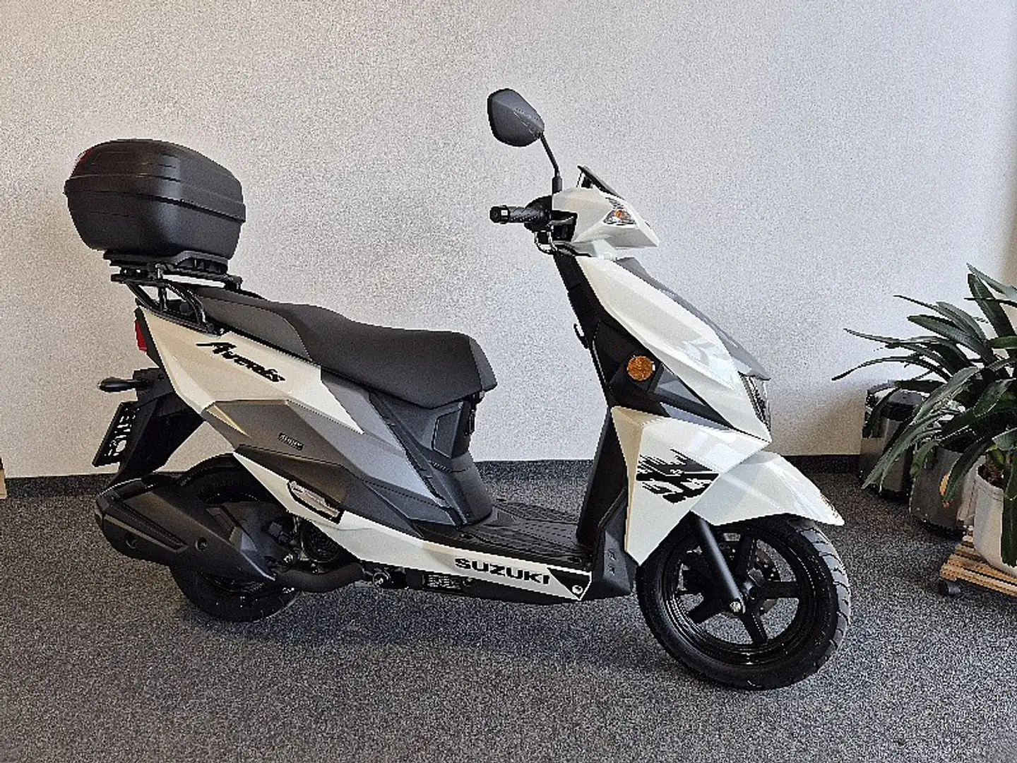 Suzuki Avenis 125 Avenis 125 Weiß - 1