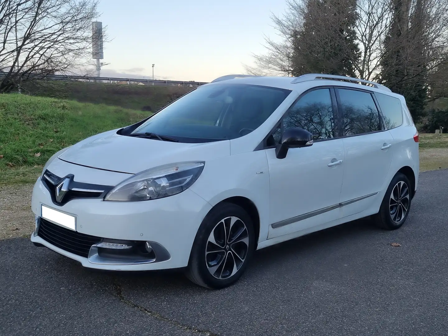 Renault Grand Scenic 1.2 TCE 130 ENERGY BOSE EURO6 7 PLACES Blanc - 1