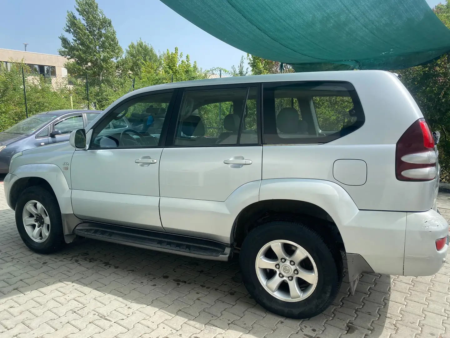 Toyota Land Cruiser Land Cruiser kdj120 Wagon 3.0 d-4d auto my05 Argento - 2