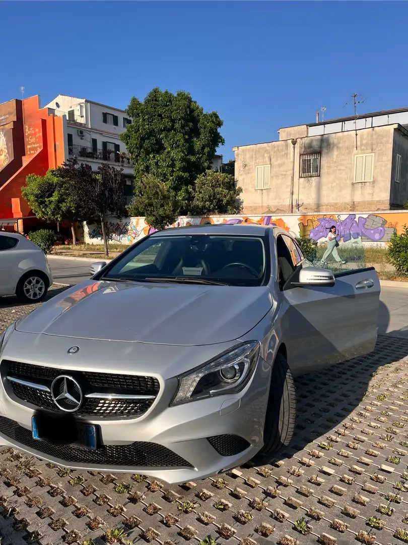 Mercedes-Benz CLA 200 Shooting Brake d Premium Dark Night auto - 2