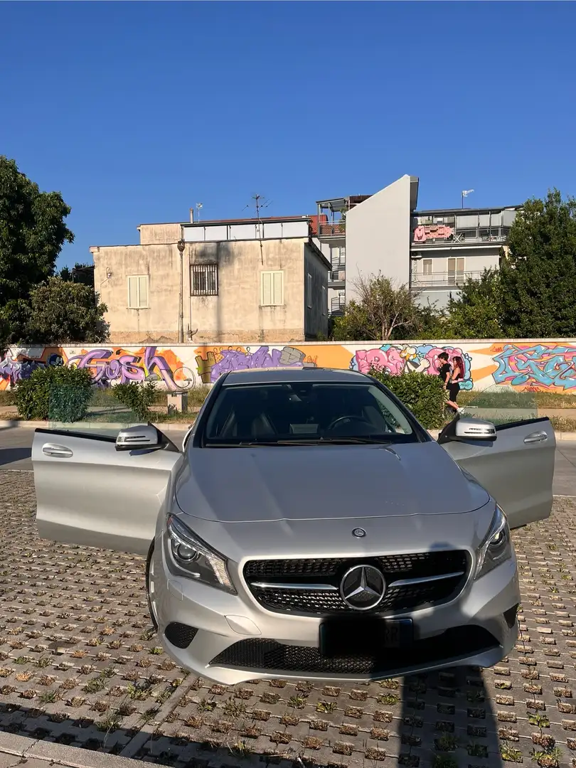 Mercedes-Benz CLA 200 Shooting Brake d Premium Dark Night auto - 1