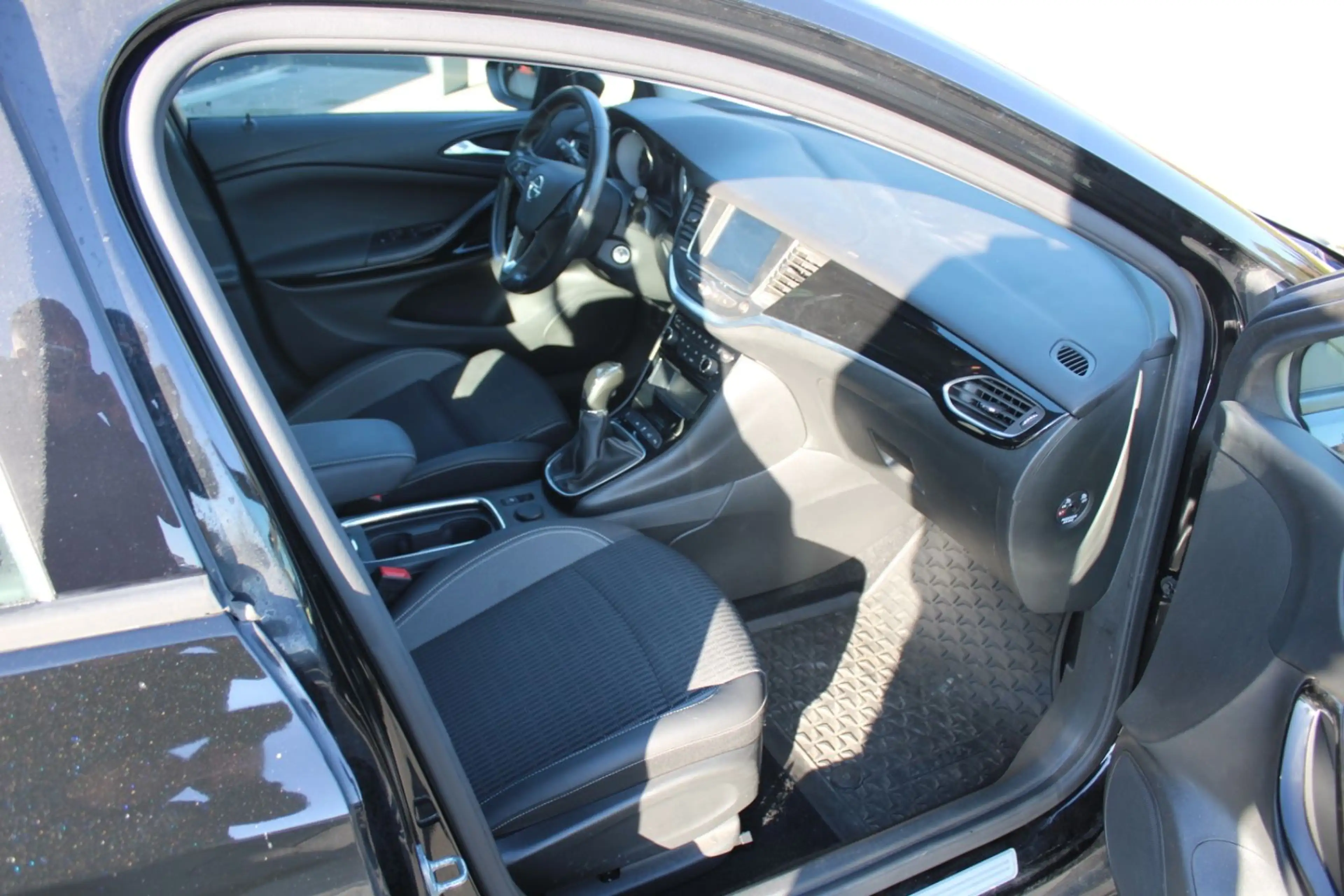 Opel Astra K Lim. 5-trg. Design & Tech Start/Stop — photo 11