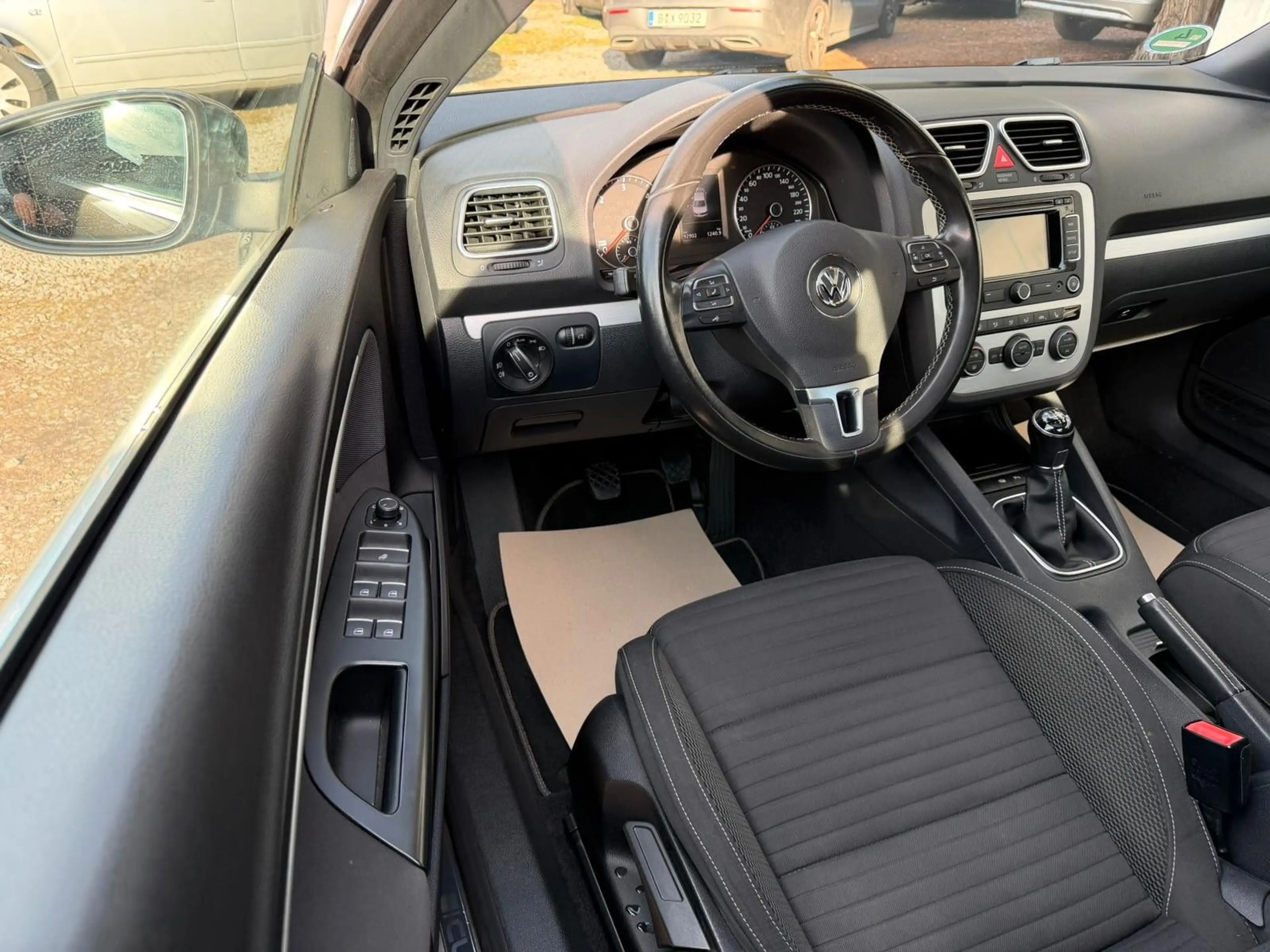 Volkswagen Eos 2.0 TDI Cup BMT*TÜV neu*PDC*Klima*Navi — photo 15