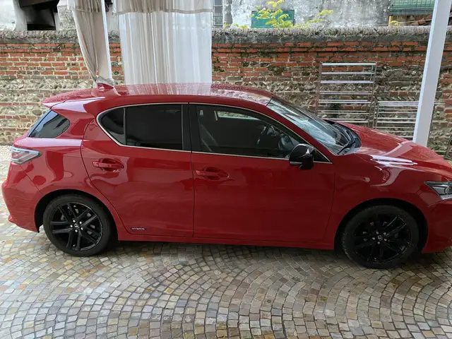 Lexus CT 200h