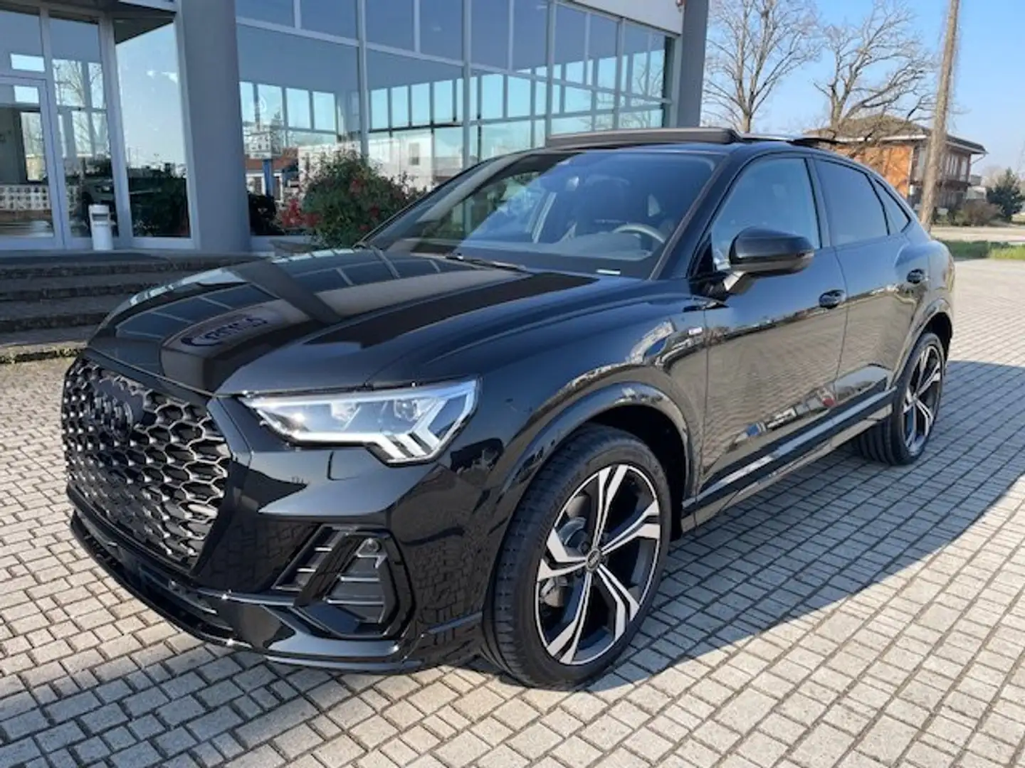 Audi Q3 SPB Sportback 35 TDI S tronic S Line KM.0 TETTO/20 Nero - 2