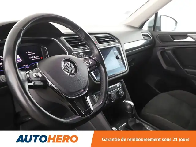 Volkswagen Tiguan Allspace view 11