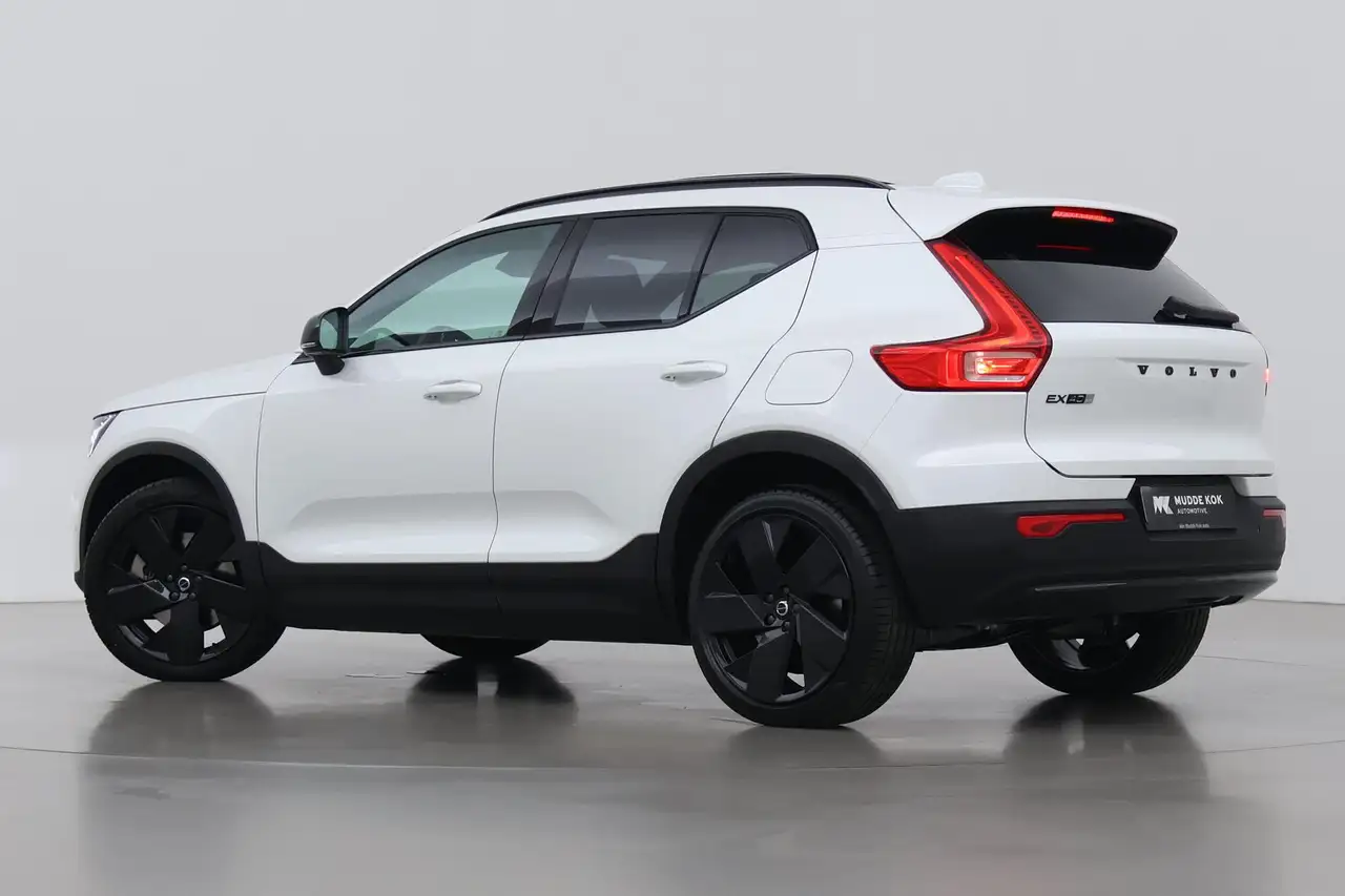 Volvo EX40 2026