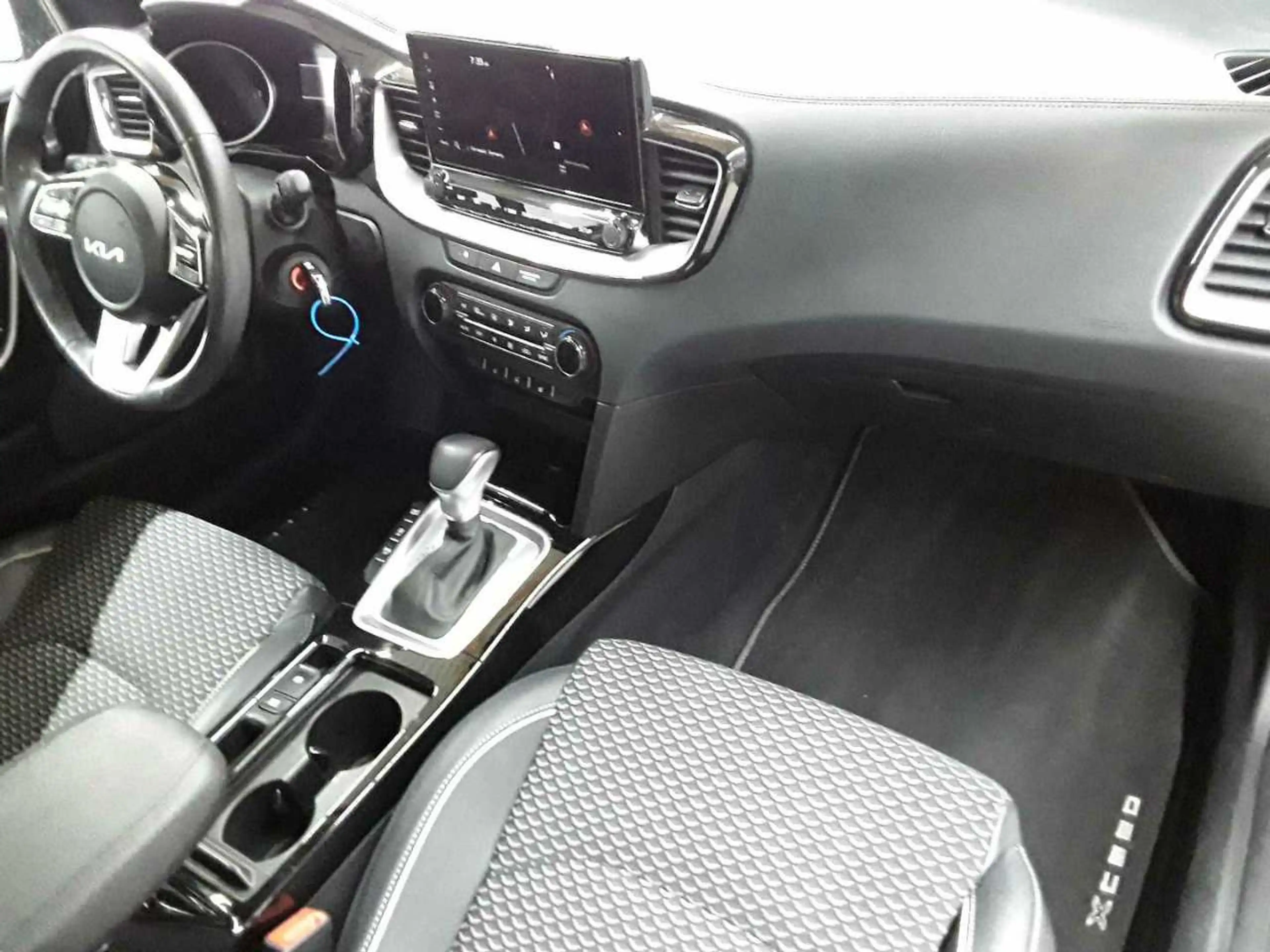 Kia XCeed XCeed 1.6 CRDi Eco-Dynamics+(48V Mild-Hybrid) DCT7 — photo 9