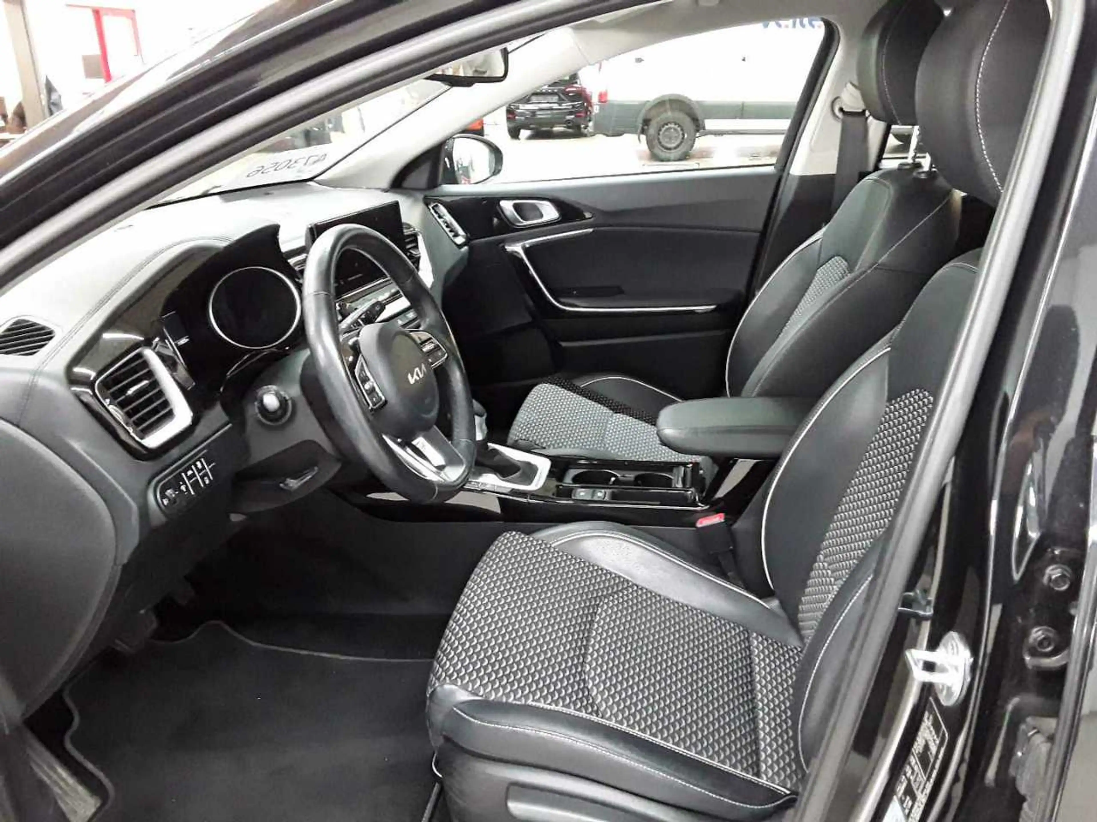 Kia XCeed XCeed 1.6 CRDi Eco-Dynamics+(48V Mild-Hybrid) DCT7 — photo 7